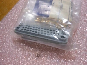 WINCHESTER CONNECTOR W/CONTACTS # M28748/3-H00F2A  NSN:  5935-01-078-6709 - Picture 1 of 5