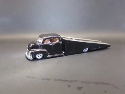 Camión Chevy Hot Wheels Ultra Hots años 50 rampa personalizada Foto 1 de 4