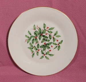 Lenox Special Holly & Berry Ivory Dinner Plate Gold Rim 10.5 inches 86149941 - Picture 1 of 4