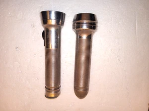 2 vintage flashlight lot bullet shape works eveready union carbide - Picture 1 of 4