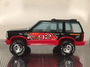 Vintage 1991 NYLINT Ford Explorer 4X4 SUV with "Wildlife Park" Zoo Jungle Theme - Picture 1 of 6