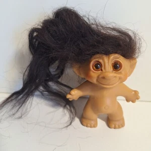 Vintage Troll Uneeda Wishnik Doll Long Black or Dark Brown Hair Amber Eyes 3" - Foto 1 di 9