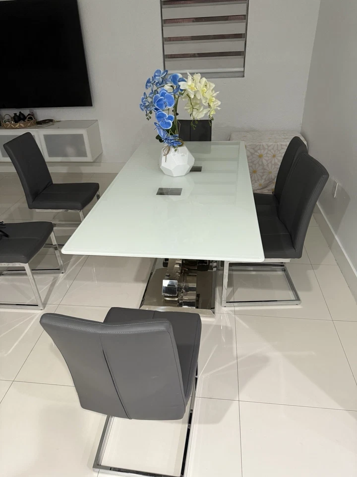 Dining Table and Chair Set - Image 1 of 4