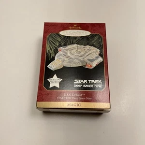 1997 Hallmark Keepsake STAR TREK USS Defiant Ornament with lights - Bild 1 von 4