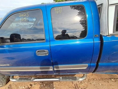 Used Rear Left Door Assembly Rear Side fits: 2003 Chevrolet Silverado 2500 picku - Image 1 of 4