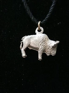 Unique Vintage Sterling Silver BISON Dainty Pendent/ Charm. Make Offer! #2334 - Picture 1 of 3