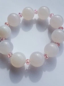 Armband aus weißem Achat und rosa Kristall Stretch Edelstein - Bild 1 von 3