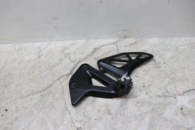Soporte trasero izquierdo conductor Suzuki GSXR1000 2017-2024 con protector de talón  Foto 1 de 4