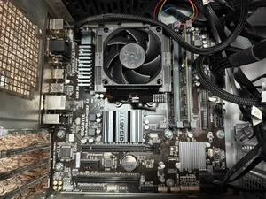 Gigabyte GA-78LMT-USB3 R2 Płyta główna W/AMD FX 8350, 12GB RAM | Szybka darmowa wysyłka - Zdjęcie 1 z 12