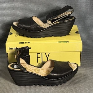 Sandalias de cuña Fly London Yula de cuero negro con correa al tobillo para mujer talla 8 EE. UU. 39 UE - Imagen 1 de 10