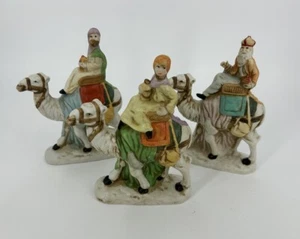 Belén de cerámica vintage de tres sabios en camellos de 8” hecho en Navidad en Taiwán - Imagen 1 de 15