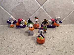 LOT OF 8 VINTAGE WHITMAN’S PEANUTS SNOOPY HALLOWEEN FIGURES ~ CAKE TOPPERS