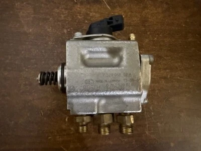 Топливный насос высокого давления 2003-2008 BMW E65 E66 760i 760Li N73 V12 HPFP от оригинального производителя - Изображение 1 из 4