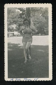 LQQK vintage 1948 original SWELL BOSOMY SWIMSUIT BEAUTY POSED #93 - Picture 1 of 2