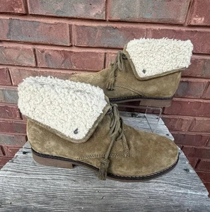 Hush Puppies Booties Womens Sz 9.5 Wide Olive Green Faux Suede Ankle Shoes Boots - Picture 1 of 14