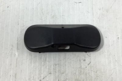 Pulverizador de lavadora de parabrisas Volkswagen GTI 2017-2019 JET/cubierta de boquilla OEM. Foto 1 de 4