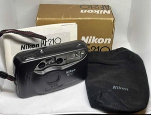 Cámara compacta Nikon AF210 35 mm con caja original, instrucciones y bolsa - Imagen 1 de 15