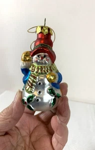 Adorno de árbol de Navidad de vidrio de colección, muñeco de nieve de vidrio colorido con sombrero, 3,5" de alto - Imagen 1 de 3