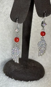 NUEVO Pendientes Kirks Folly Expect Miracles Alas de Ángel Palanca Trasera Tono Plateado Rojo - Imagen 1 de 10
