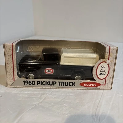 Ertl 1: 25 比例 1960 年福特 F100 皮卡车,中央拖拉机零件公司 1993 年,全新带盒 — 第 1/4 张图片