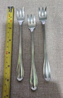 LOT OF 3 SILVERPLATE ANTIQUE c1919 COMMODORE/ CLINTON COCKTAIL-SEAFOOD FORKS🍢🦞 - Image 1 of 4
