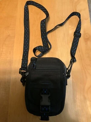 Samsonite Small Camera Pouch Bag Belt Loop Detachable Strap 2 Zip Pockets - Image 1 of 3
