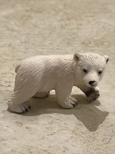 Polar bear resin plastic figurine 2 inch - Picture 1 of 8