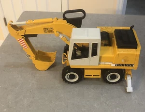 Bruder Liebherr Excavator 02426 Construction Vehicle 912 Made in Germany 1:16 - Picture 1 of 4
