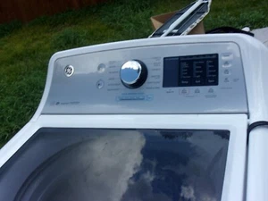 GE® 4.6 cu. ft. Capacity Washer with Sanitize w/Oxi and FlexDispense® - Picture 1 of 5