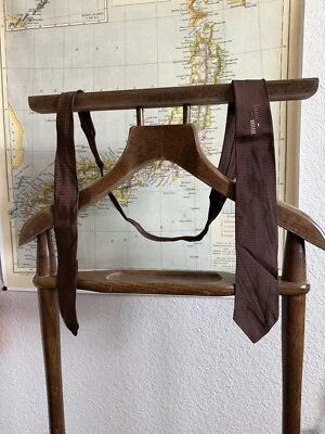 Corbata Mod Años 50 60 Marrón “Constitution Stripes” Foto 1 de 4