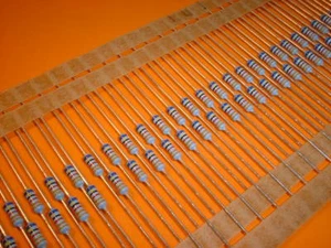 50x 332 Ohm 0,6 Watt / 0,25% Widerstand BF0207 Beyschlag - Picture 1 of 2