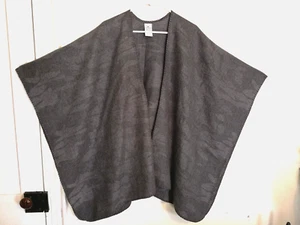 Woolrich Damen Cape Schal Decke Halstuch Einheitsgröße grau Camouflage Poncho vorne offen - Bild 1 von 5