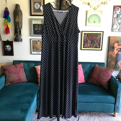 CROFT & BARROW size L Black & White Geometric Print Stretch Jersey Maxi Dress - Image 1 of 4