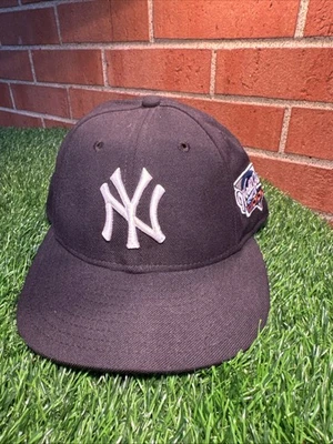 VTG New Era 59fifty Low Profile Yankees Cap 2000  World Series Patch Size 7 1/8 - Image 1 of 4