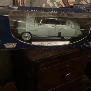 Motor Max 1/18 Scale diecast 73100 - 1950 Chevy Bel Air - Two Tone Green - Picture 1 of 2