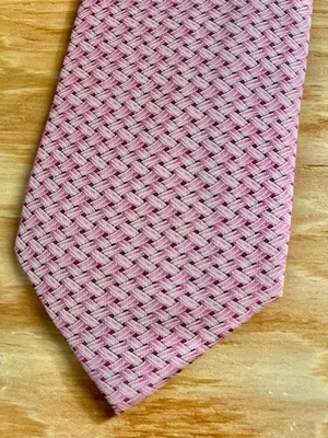 Corbata de seda rosa Salvatore Ferragamo excelente usada 9 cm ancho 150 cm largo Foto 1 de 4