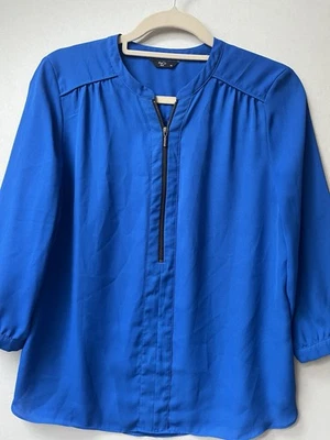 M&Co Women's Blue Floral Blouse Size 14 Petite 3/4 Sleeved V Neck New - Image 1 of 4