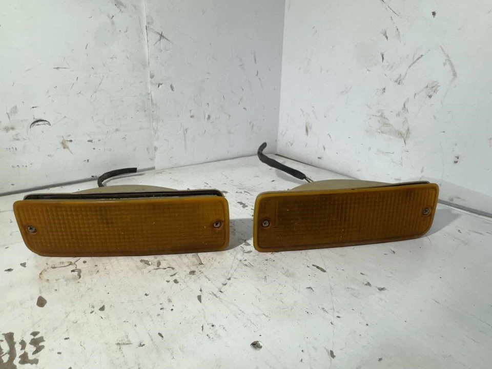 *CRACK* 1990-1995 Toyota 4Runner OEM conjunto de sinal de seta montado no para-choque (par)  - Imagem 1 de 4