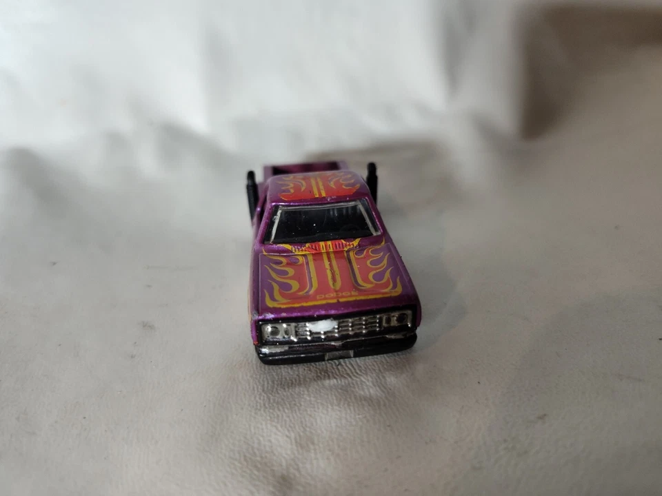 Camión Dodge Lil Red Express 1978 púrpura Hot Wheels Foto 1 de 4