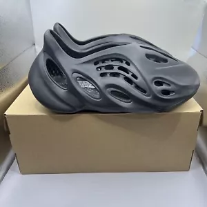 Yeezy Foam Runner Onyx Size 10 US - Picture 1 of 5