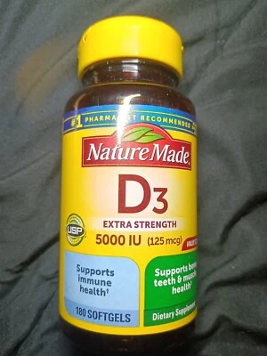 Cápsulas blandas ultra fuertes Nature Made Vitamin D3 5000 UI - 180 unidades Foto 1 de 2