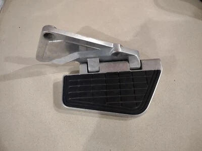 Honda Goldwing GL1200 1986 estribo trasero derecho pasajero piso Foto 1 de 4