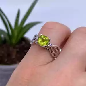 Natural Peridot gemstone Ring, Sterling Silver 925, gold plated, Size 6US. - Picture 1 of 5