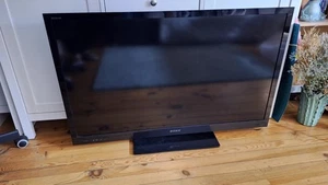 Sony Bravia KDL-46EX720 116,8 cm (46 Zoll) 3D 1080p HD LCD Internet TV - Bild 1 von 2