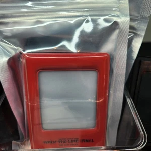 ENHYPEN COLLECTOR BOOK WALK THE LINE : FINAL WORLD TOUR THE CITY SEOUL MD p - Picture 1 of 1