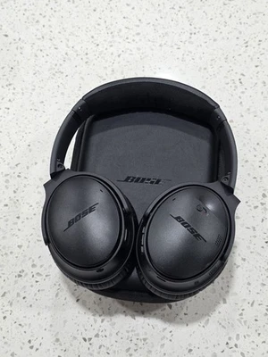 Bose QuietComfort 35 II Wireless Noise-Cancelling Headphones - Black - Image 1 of 4