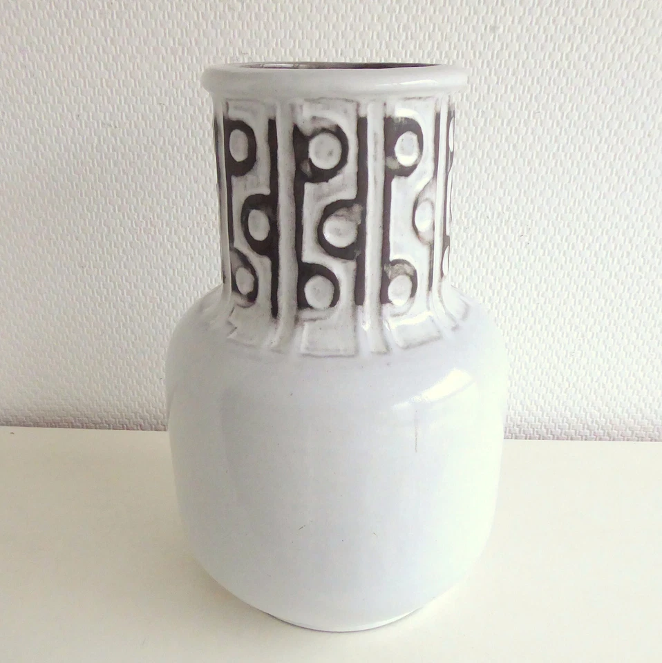 Vintage signed ceramic vase 70s/ Mid Century Modern Vase/ vase retro decor - Bild 1 von 4