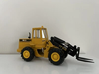 Conrad Cat IT28 Loader - Image 1 of 2