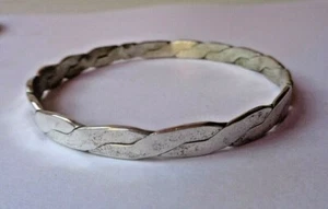 Vintage Sterling Silver Bangle Bracelet 925 Sterling Silver Hammered Twist - Picture 1 of 5
