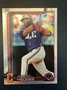 2025 Topps Series 2 Austin Hedges #667 Silver Holo Foil Guardians - Picture 1 of 6